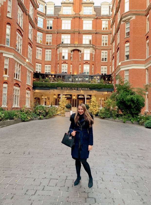 AB39F4C9-D4FA-4F5E-B2EF-9C10918435BF